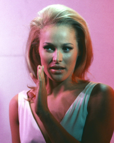 This is an image of Prints & Posters of Ursula Andress 202706