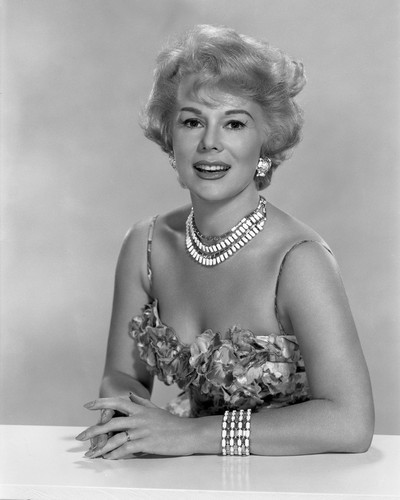 This is an image of Prints & Posters of Eva Gabor 105213