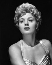 This is an image of Prints & Posters of Shelley Winters 105383