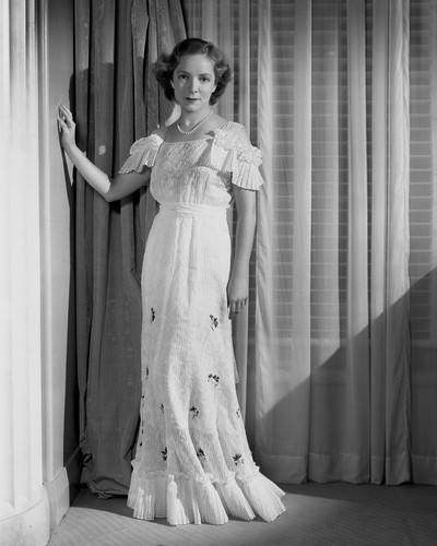 This is an image of Prints & Posters of Helen Hayes 105668