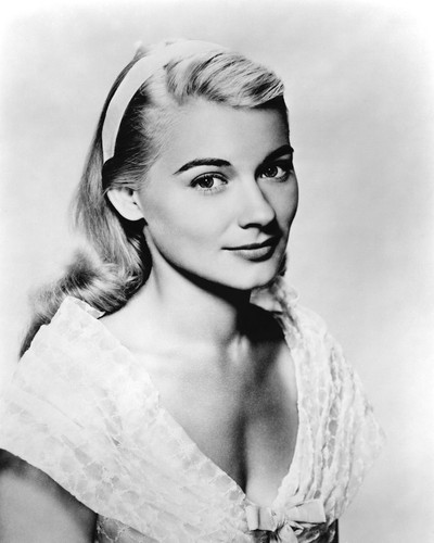 This is an image of Prints & Posters of Hope Lange 105941
