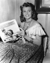 This is an image of Prints & Posters of Rita Hayworth 105904