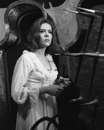 This is an image of Prints & Posters of Diana Rigg 105742