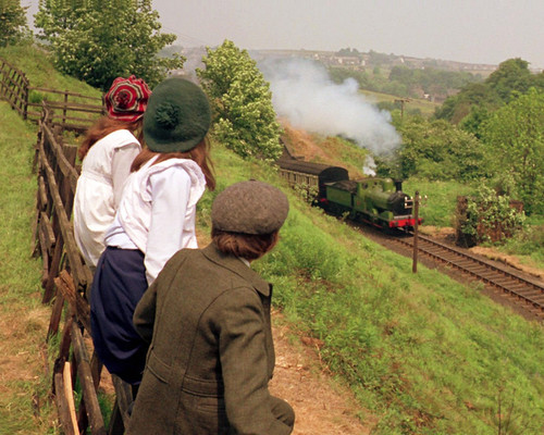 This is an image of Prints & Posters of The Railway Children 203158