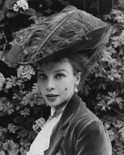 This is an image of Prints & Posters of Leslie Caron 106622