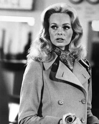 This is an image of Prints & Posters of Lynda Day George 106498