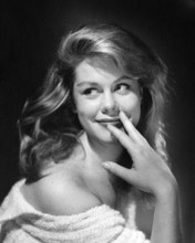 This is an image of Prints & Posters of Elizabeth Montgomery 107199