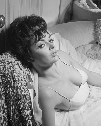 This is an image of Prints & Posters of Barbara Steele 107221