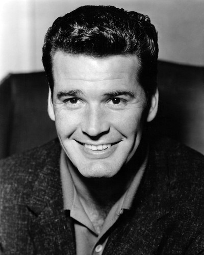 This is an image of Prints & Posters of James Garner 107115