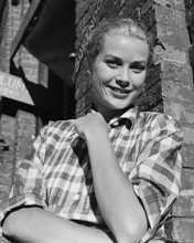 This is an image of Prints & Posters of Grace Kelly 107236
