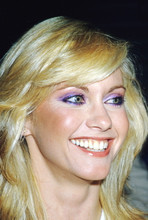 Olivia Newton-John, Lovely rare candid smiling late 70's 8x12 photo