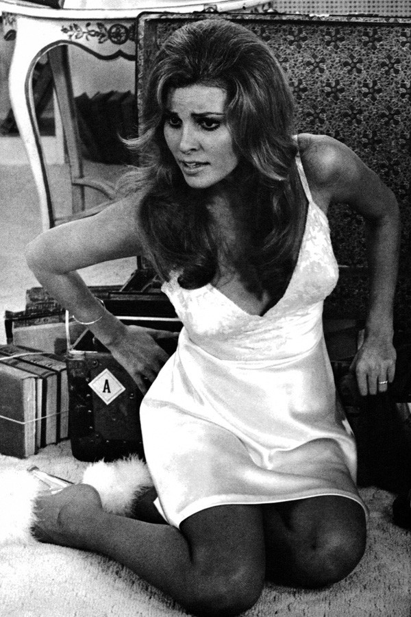Raquel welch sexy pictures
