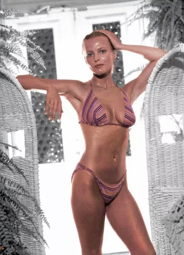Cheryl Ladd busty pose in bikini as Kris Monroe Charlie's Angels 5x7 photo  - Moviemarket