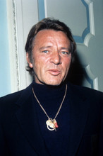 Richard Burton, Rare 1970's candid portrait with medallion 4x6 photograph
