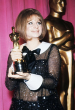 Barbra Streisand, rare holding Oscar 4x6 photo