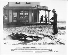 Tom Horn original 8x10 photo 1980 Steve McQueen guns man down in Hagerville