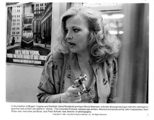 Gloria 1980 original 8x10 photograph Gena Rowlands holding gun