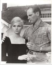 Diamond Head original 8x10 photo Yvette Mimieux Charlton Heston with snipe