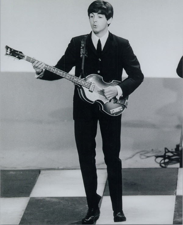 Paul McCartney at BBC Studios 1960's playing guitar on TV show 8x10 photo -  Moviemarket
