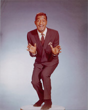 Sammy Davis Jnr classic 1960's pose full length in suit Ocean's 11 8x10 photo