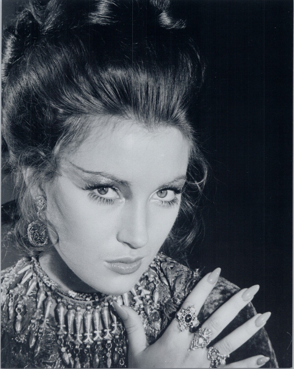 Jane Seymour Close Up Portrait As Solitaire Live And Let Die 8x10 Photo Moviemarket Jane Seymour Close Up Portrait As Solitaire Live And Let Die 8x10 Photo Moviemarket