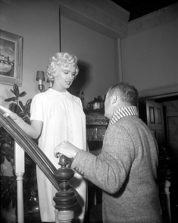 Marilyn Monroe rare on set pose looking at movie script 8x10 photo