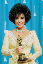 Elizabeth Taylor 1980's glamorous pose holding Academy Award 8x10 photo