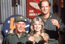 M.A.S.H Harry Morgan Loretta Swit David Ogden Stiers do cheers with drinks 8x10