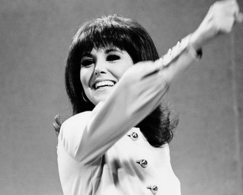 MARLO THOMAS