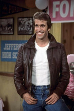 Happy Days cool pose of Henry Winkler in leather jacket as Fonz 4x6 inch photo
