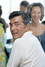 Dean Martin circa 1967 in white casual shirt on movie set 4x6 inch photo