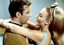 Barbara Bouchet embraces William Shatner in scene from Star Trek 5x7 photograph