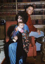 Richard Burton Elizabeth Taylor candid 5x7 inch press photo in their home