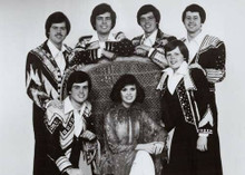 The Osmonds 1974 line-up Donny Jimmy Marie Alan Wayne Jay Merrill 5x7 inch photo