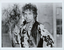 Bob Dylan original 8x10 photo in shirt & waistcoat holding pool cue