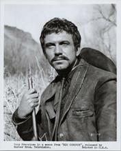 Anthony Franciosa original 1964 8x10 photo portrait with rifle Rio Conchos