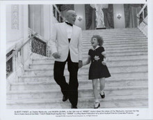 Annie original 1982 8x10 photo Albert Finney Aileen Quinn dance down steps