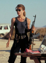 Linda Hamilton as Sarah Connor Terminator 2 in combat outfit holding rifle 8x10