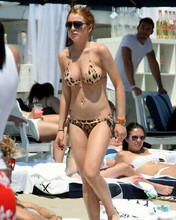 LINDSAY LOHAN 8X10 PHOTO SEXY IN LEOPARD SKIN BIKINI