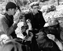 The Guns of Navarone Anthony Quinn Gregory Peck Anthony Quayle 8x10 photo