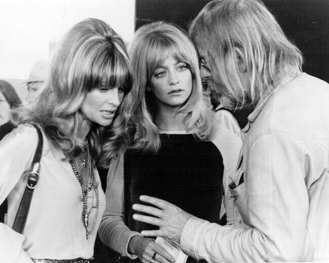 Shampoo 1974 director Hal Ashby talks to Julie Chrisstie & Goldie Hawn on  set - Moviemarket