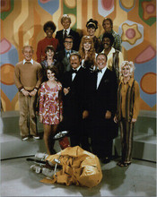 Rowan & Martin's Laugh-IN TV series 8x10 photo Goldie Hawn & full cast pose