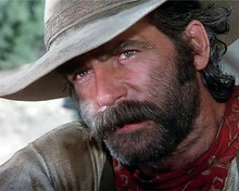 Sam Elliott close-up 8x10 inch photo in western hat The Sacketts TV series