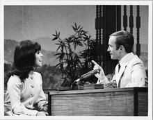 Dick Cavett Show 1969 original 7x9 TV photo Dick laughs with Marlo Thomas