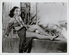 Hedy Lamarr beautiful leggy glamour pose original 8x10 photo