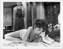 Jacqueline Bisset wears low cut neglige shows cleavage original 8x10 photo