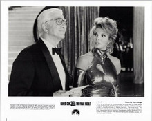 Naked Gun 33 Final Insult original 8x10 photo Raquel Welch Leslie Nielsen