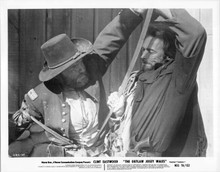 The outlaw Josey Wales original 8x10 inch photo Clint eastwood sword fight