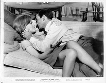 Sunday in New York original 8x10 inch photo Rod Taylor Jane Fonda kiss on sofa