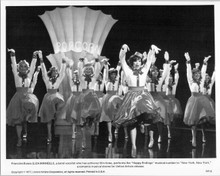 New York New York 8x10 inch original photo Liza Minnelli performs Happy Endings